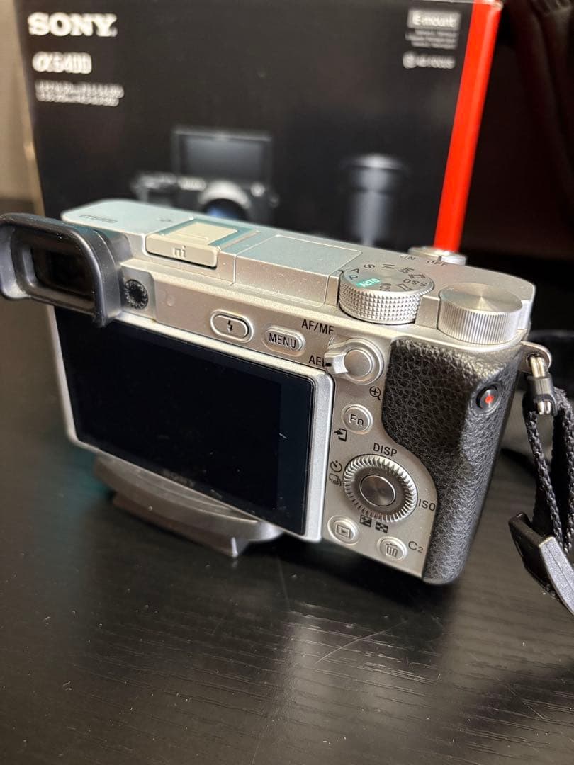 Sony Mirrorless Interchangeable Lens Cameras 6400 +E35F1.8
