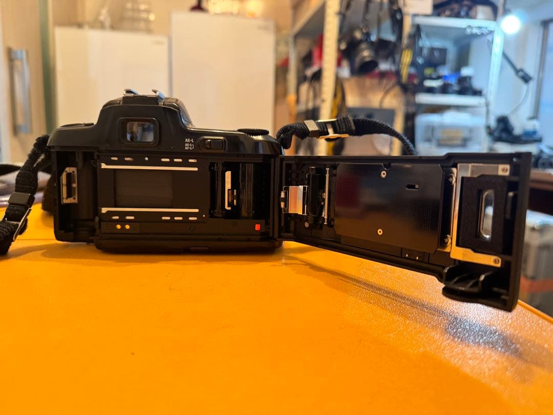 Nikon Compact Camera (Film) F-601 Quartz Date Nikkor35-70Mm