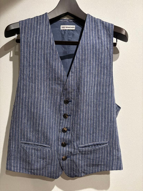 Issey Miyake Vests Men V L