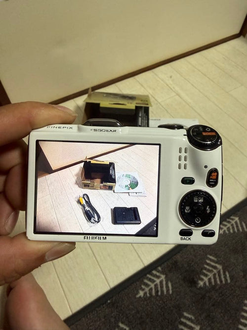 Fujifilm Compact Digital Camera Finepix F550Exr 16Mp