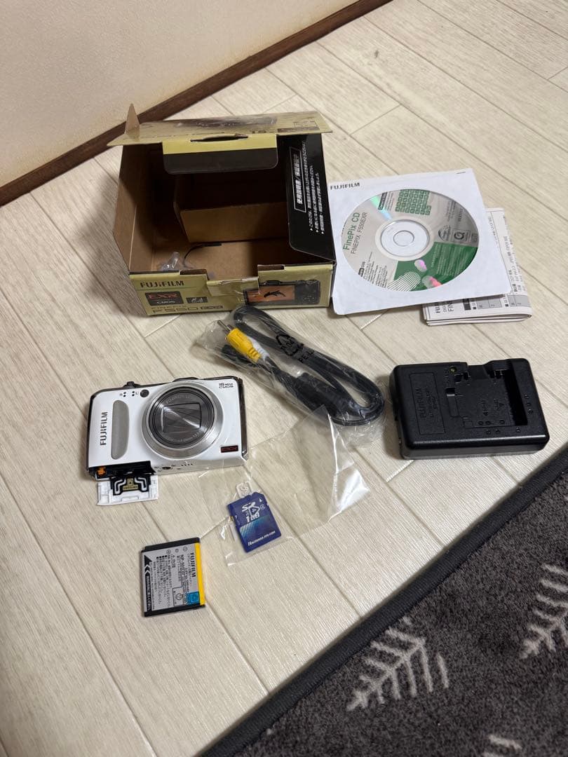 Fujifilm Compact Digital Camera Finepix F550Exr 16Mp