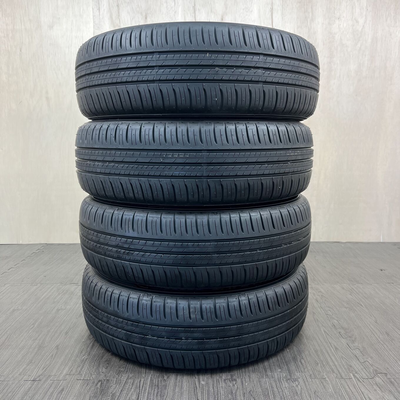 Toyota 17 Inches Dunlop 195/60R17 #187S40925