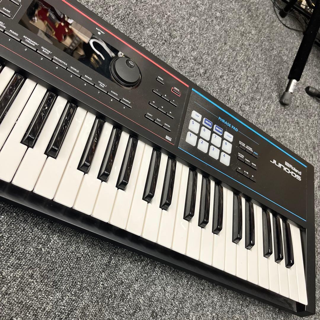 Roland Modular Synthesizer 11185 Juno-Ds 61