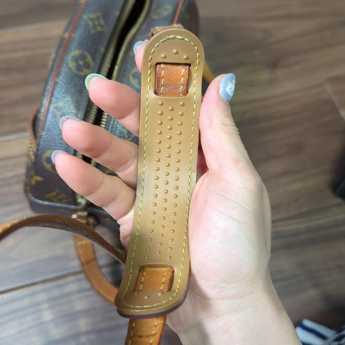 Louis Vuitton Shoulder Bags