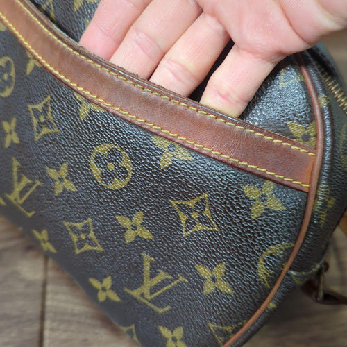 Louis Vuitton Shoulder Bags