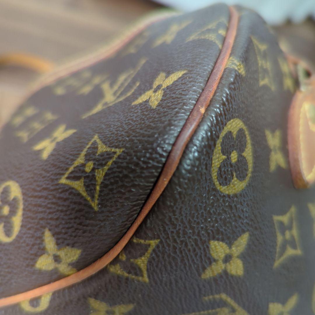 Louis Vuitton Shoulder Bags