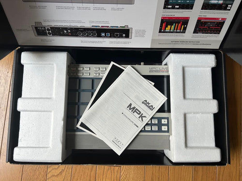 Akai Professional Samplers Mpc Live Retro 2