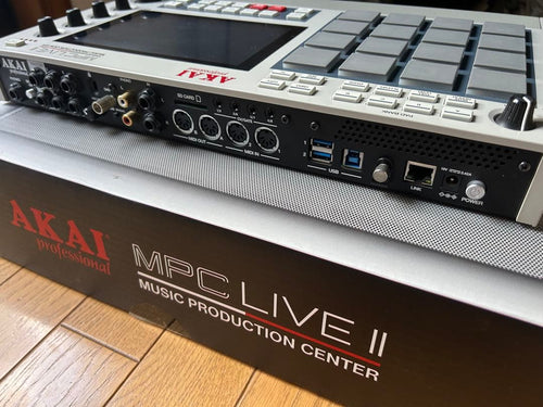 Akai Professional Samplers Mpc Live Retro 2