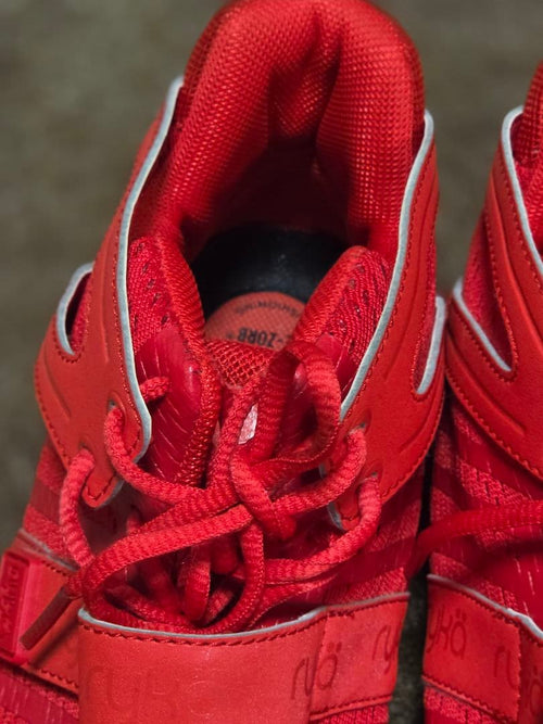 Sneakers 28.0