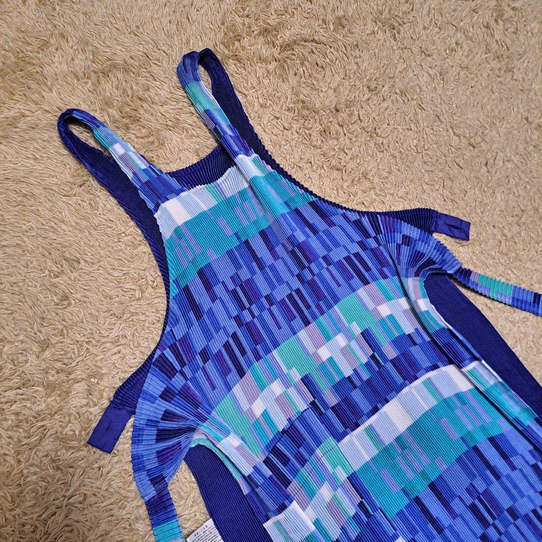 Issey Miyake Sleeveless