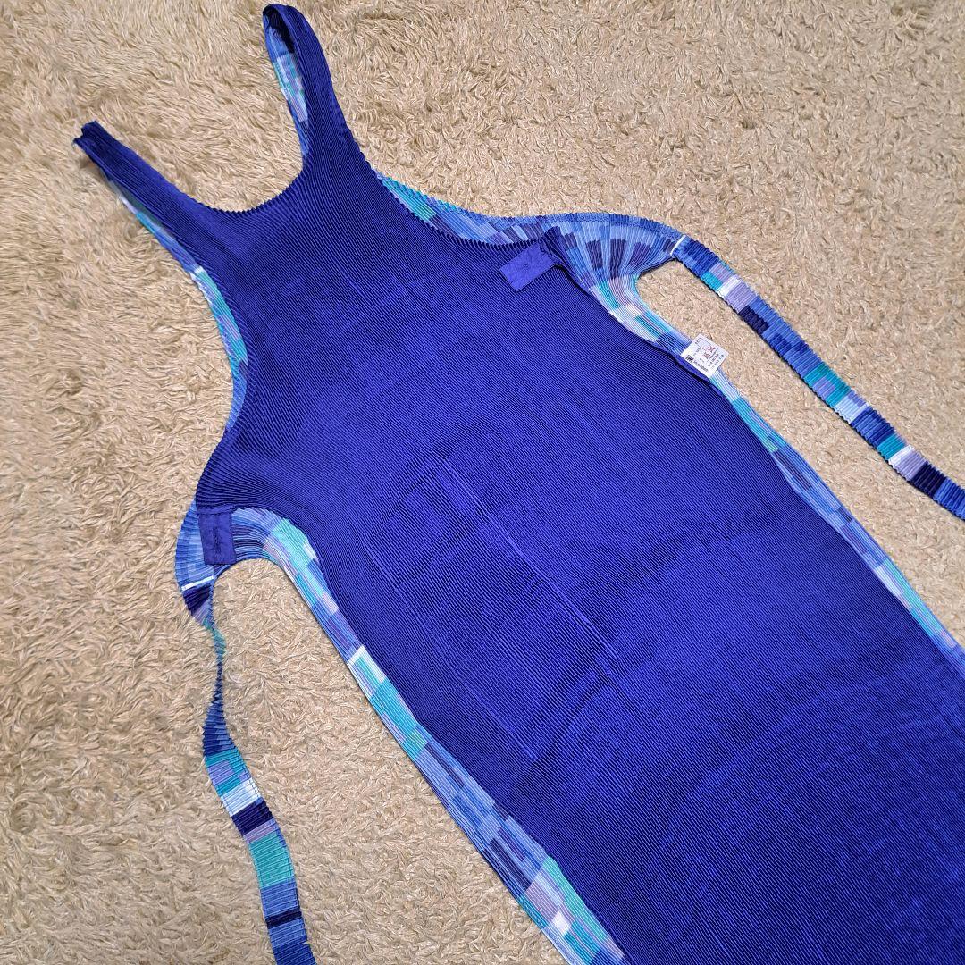 Issey Miyake Sleeveless
