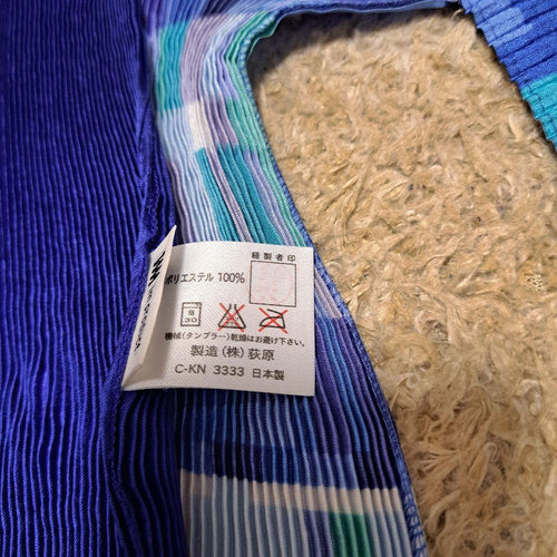 Issey Miyake Sleeveless