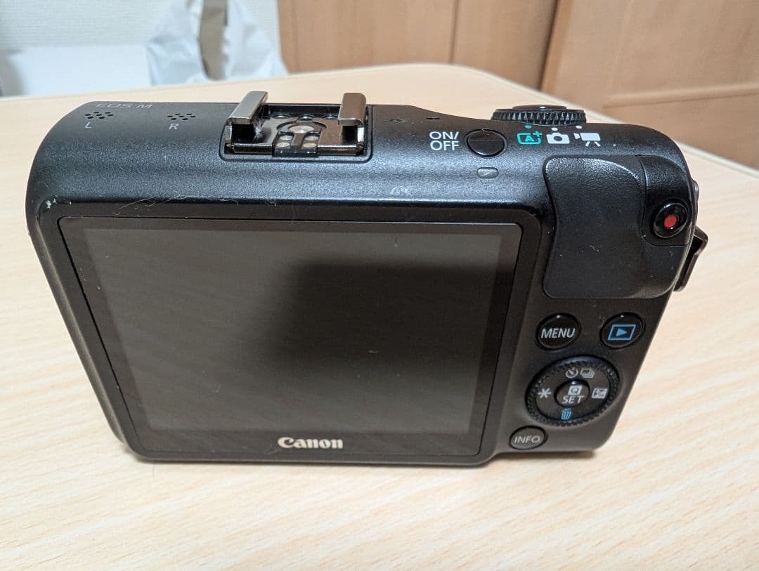Appareils photo à objectifs interchangeables sans miroir Canon Eos M