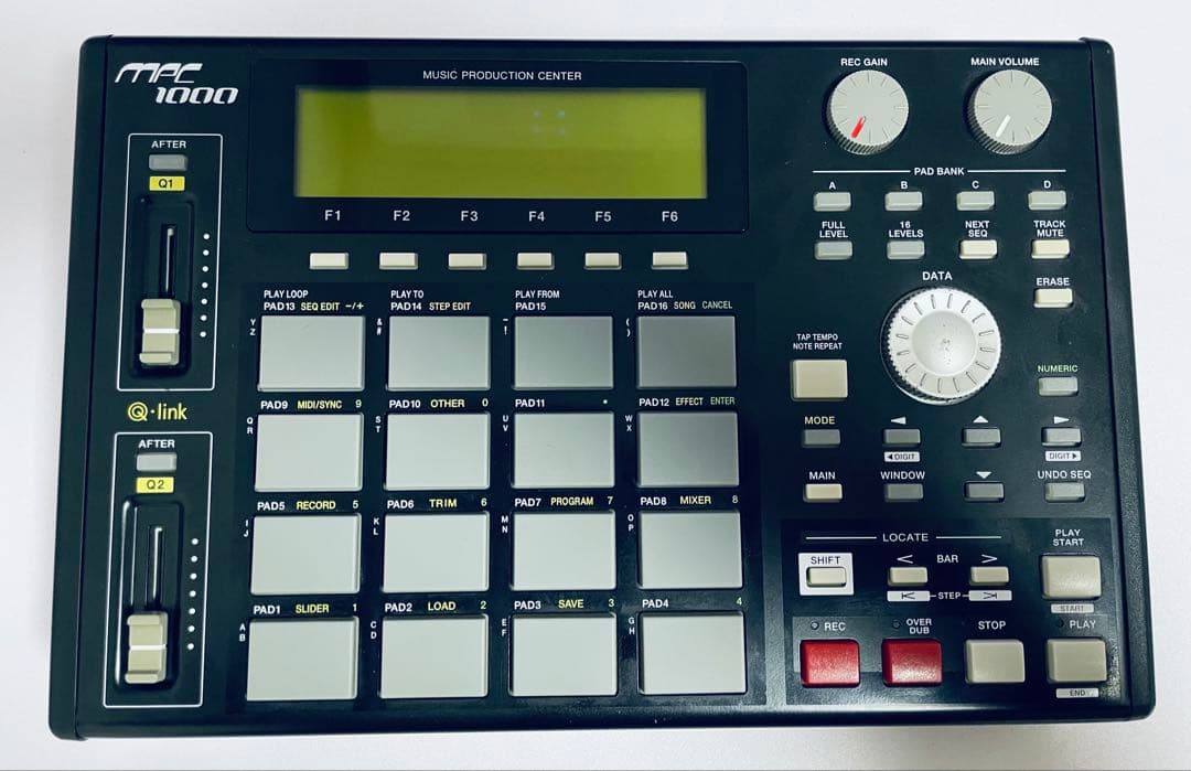 Akai Professional Sampler Mpc1000 Bk