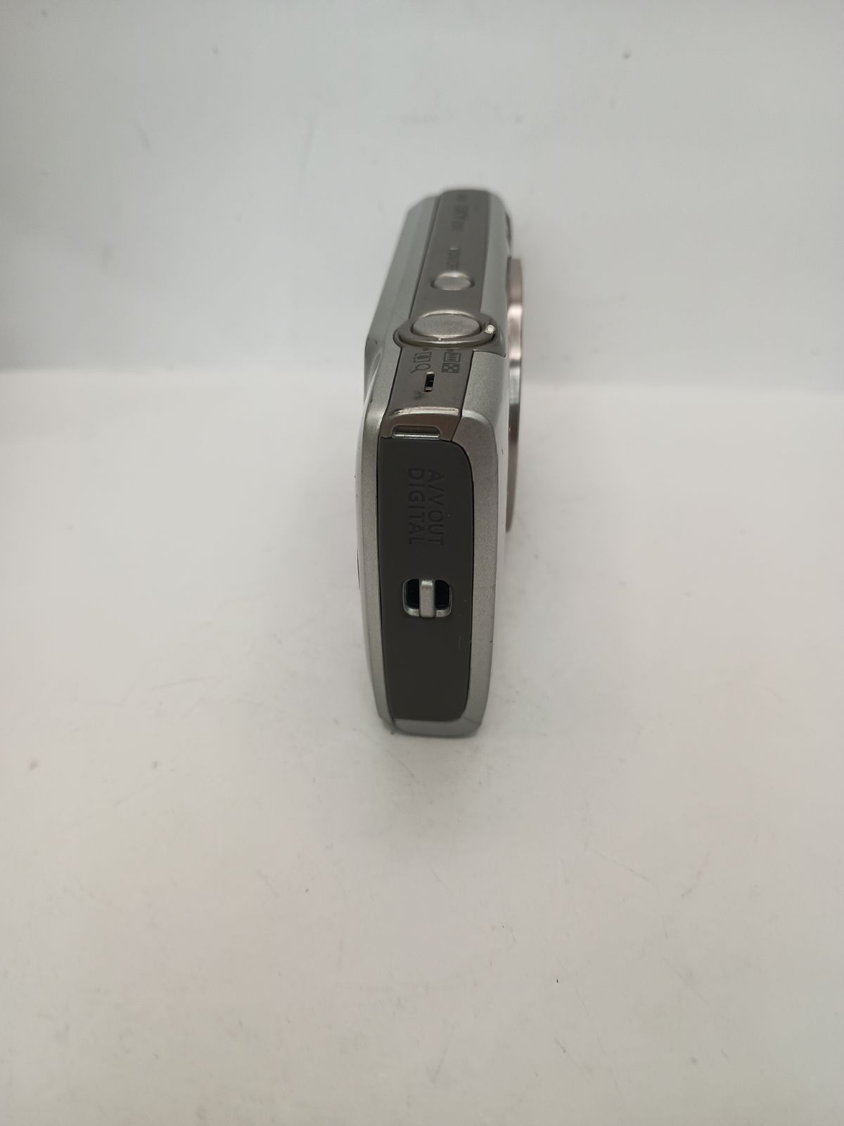 Compact Digital Camera 4960 Canon Ixy 200