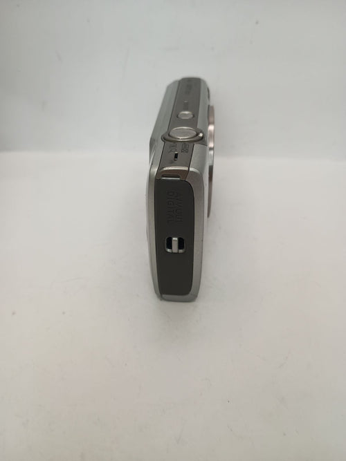 Compact Digital Camera 4960 Canon Ixy 200
