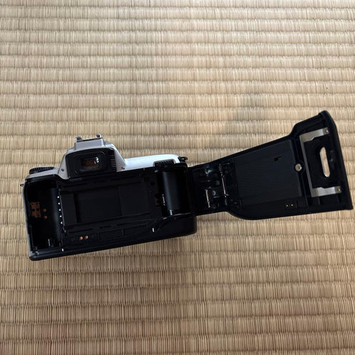 Nikon Slr Camera (Film) U 1