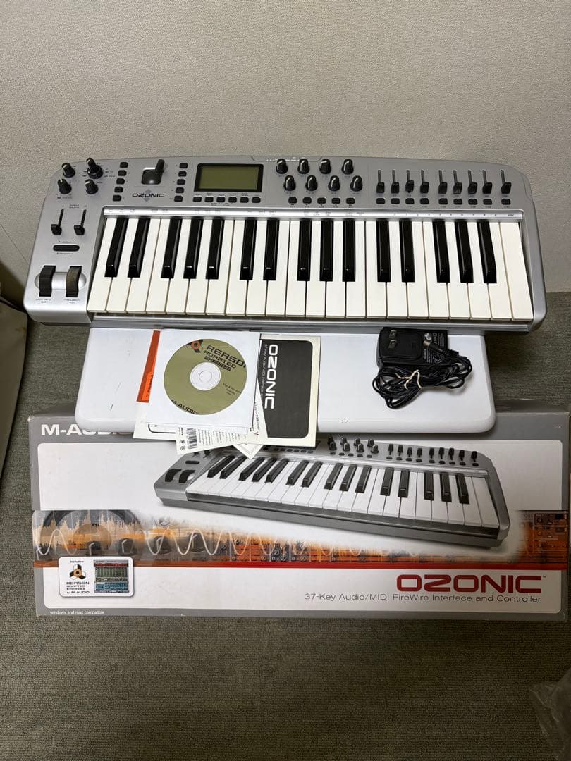 Midi Keyboard Pad M-Audio Ozonic 37