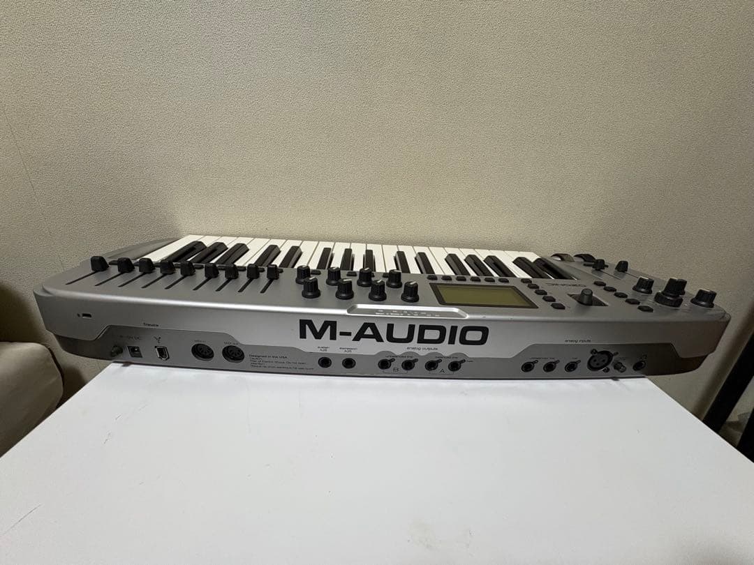 Midi Keyboard Pad M-Audio Ozonic 37