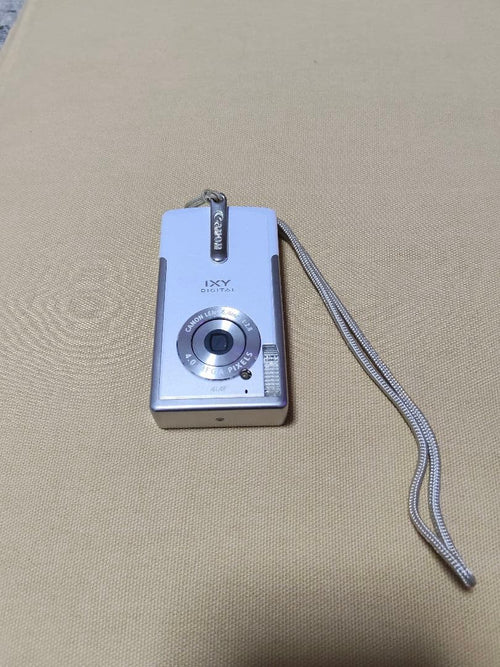 Appareils photo numériques compacts Canon Ixy