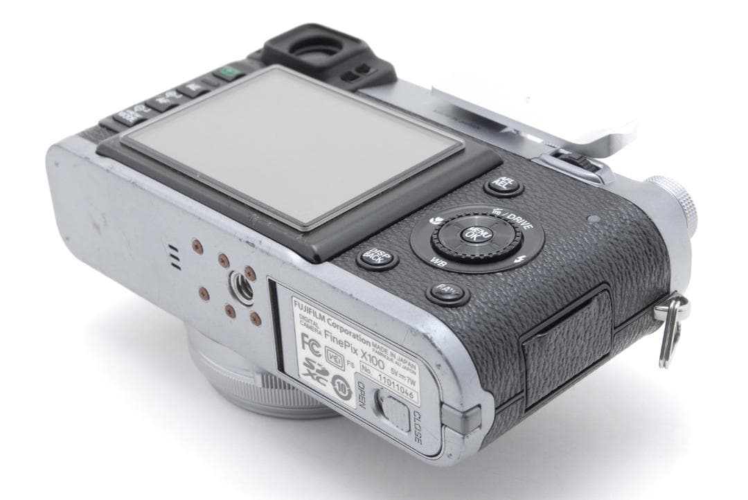 Fujifilm Compact Digital Camera X100 #384