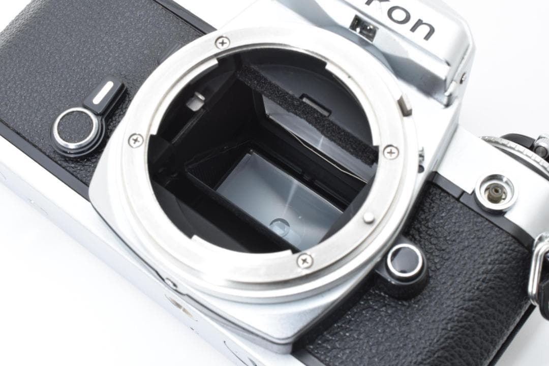 Nikon Slr Cameras (Film) Fe H227