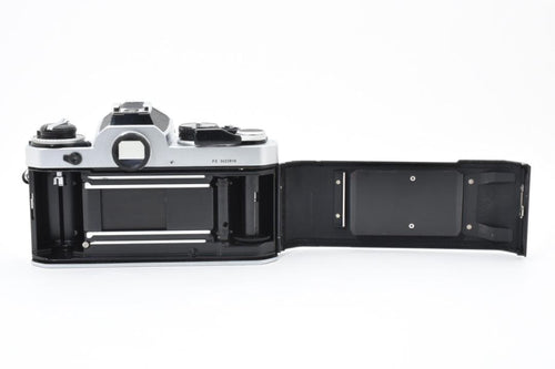 Nikon Slr Cameras (Film) Fe H227