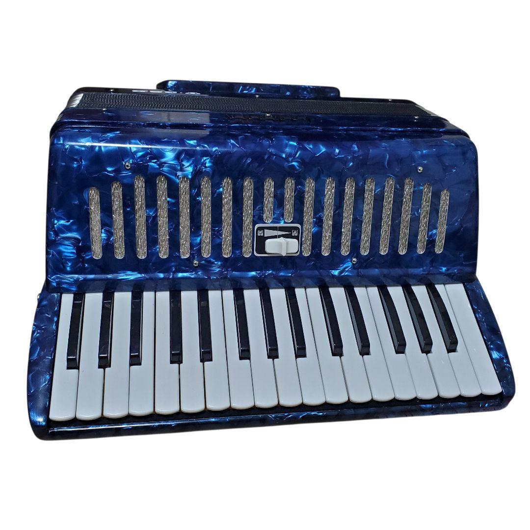 Yamaha Accordion T-32B