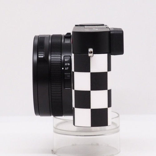 Leica Compact Digital Camera D-Lux7 Vans X Ray Barbee