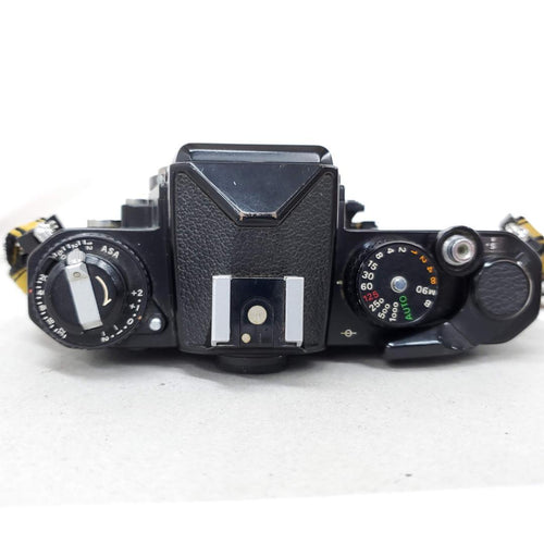 Nikon Slr Camera (Film) Fe G0130-132-3V