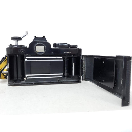 Nikon Slr Camera (Film) Fe G0130-132-3V