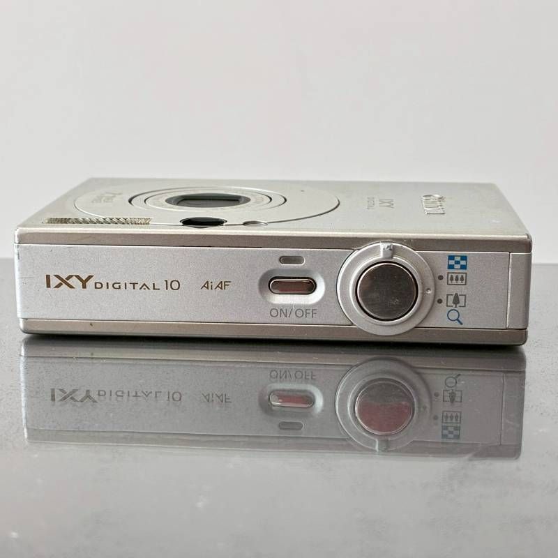 Canon Compact Digital Camera Ixy 10 Pc1228 Silver 514K