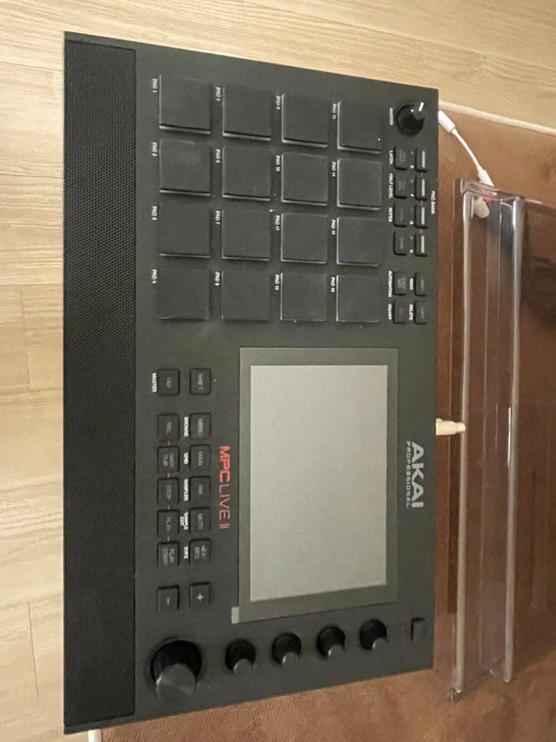 Akai Professional Sampler Mpc Live Ii