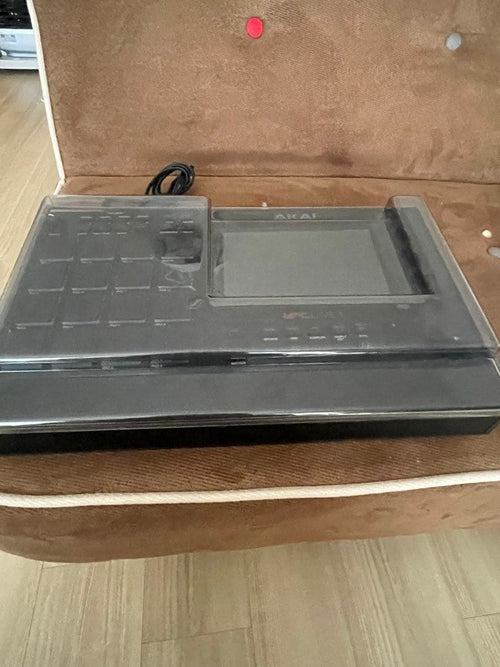Akai Professional Sampler Mpc Live Ii