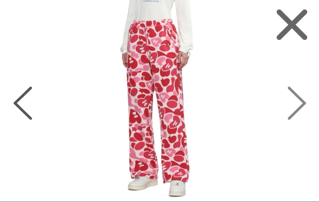 Apee Sweatshirts Heart Badge Camo Sweat Pants