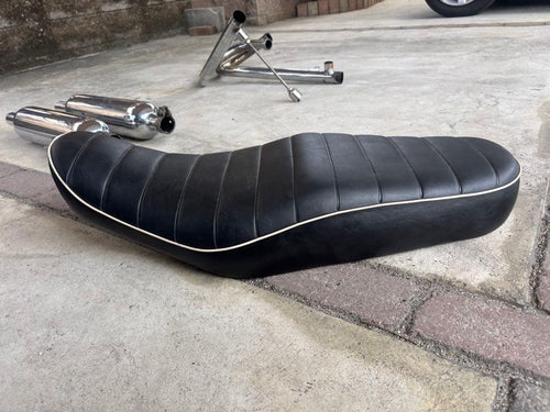 Seats W650