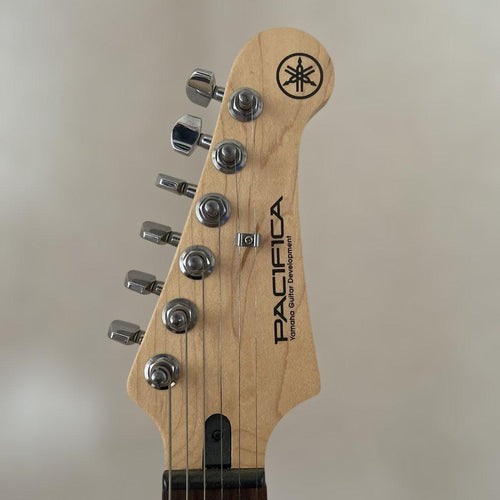 Yamaha Electric Guitars Pacifica 112V