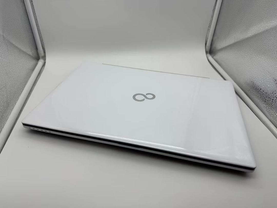 Fujitsu Windows Laptops 17 8 I3 8Gb Ssd+Hdd Office