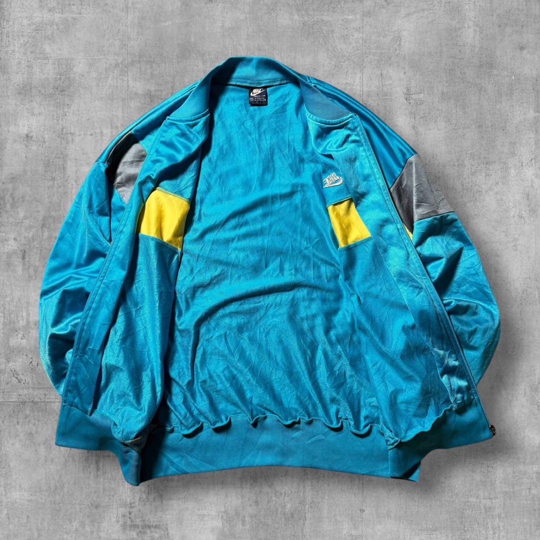 Nike Tracksuits, Pullovers Jerseys 2740 80 L