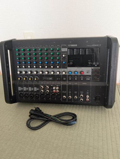 Analog Mixers Yamaha Emx7