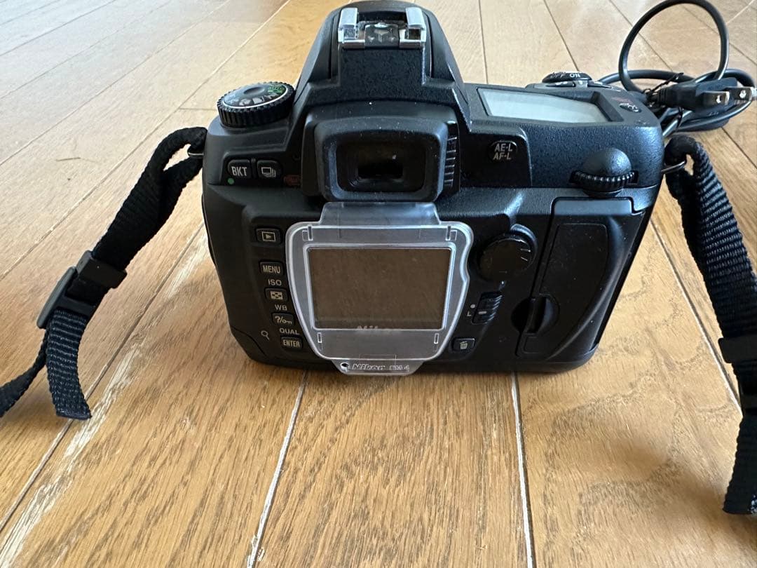 Nikon Slr Camera (Film) Nikond70