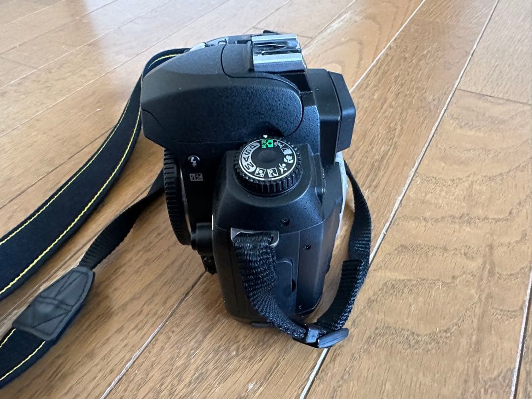 Nikon Slr Camera (Film) Nikond70