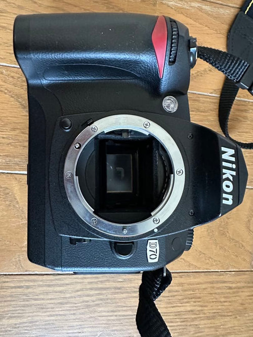 Nikon Slr Camera (Film) Nikond70