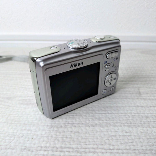 Nikon Compact Digital Cameras Coolpix P4 Vr