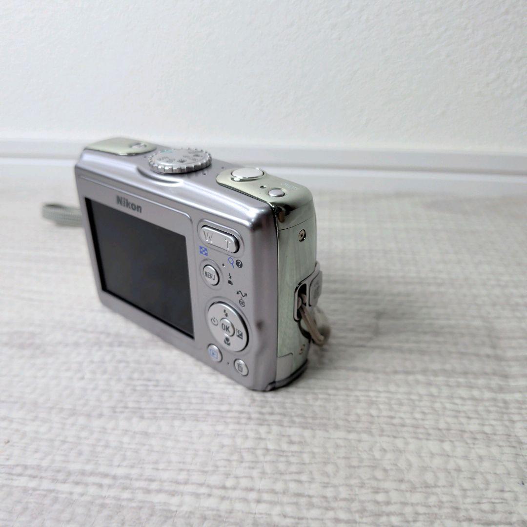 Nikon Compact Digital Cameras Coolpix P4 Vr