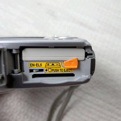 Nikon Compact Digital Cameras Coolpix P4 Vr