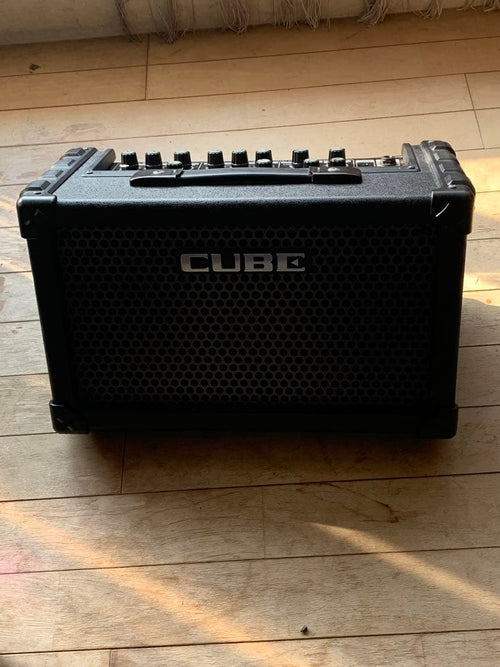 Roland Power Amplifier Cube Street