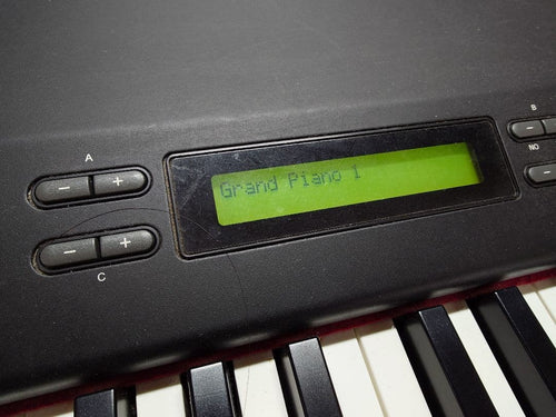 Yamaha Keyboard Electronic Piano Cp300 2009