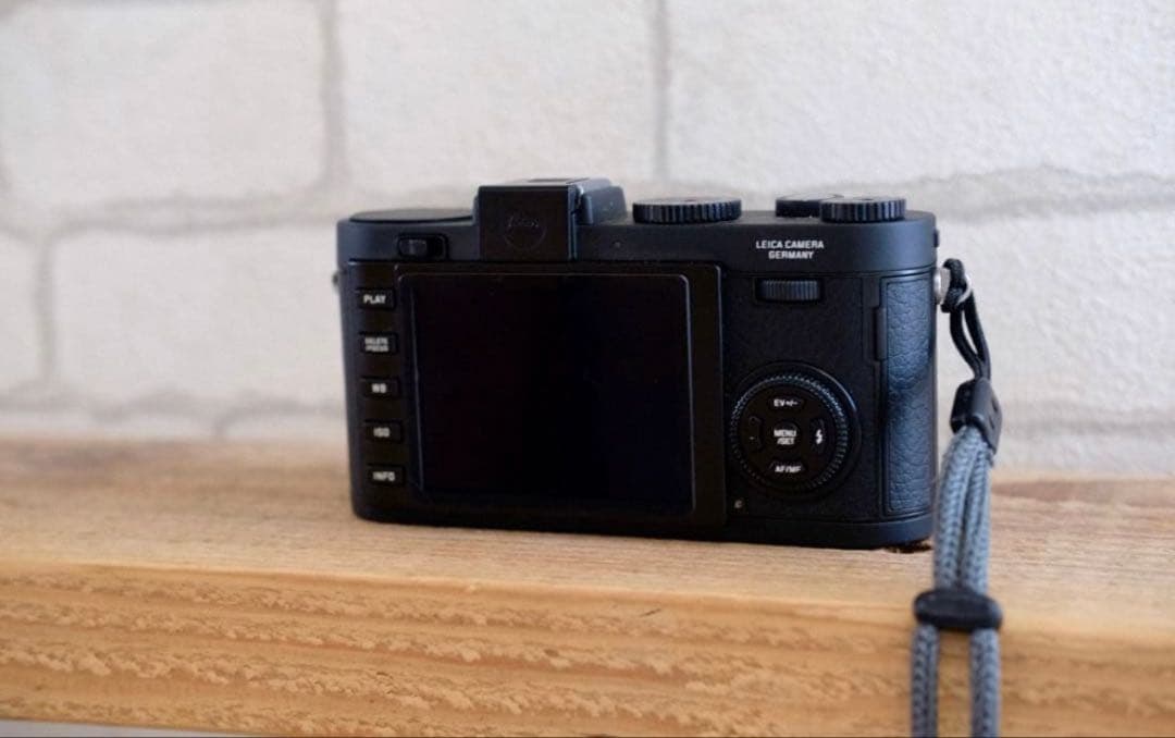 Leica Compact Digital Cameras X2