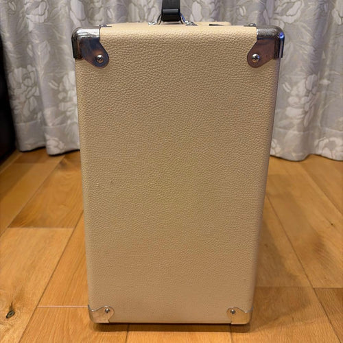 Roland Guitar Amplifiers Blues Cube Hot